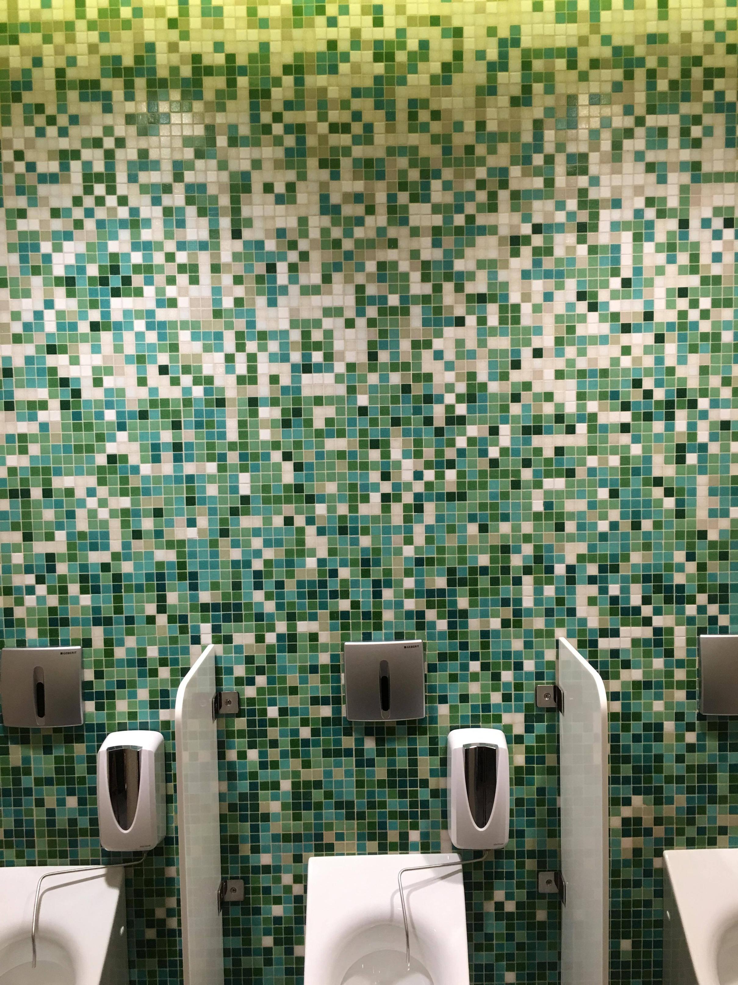 I think this washroom wins | ProgrammerHumor.io