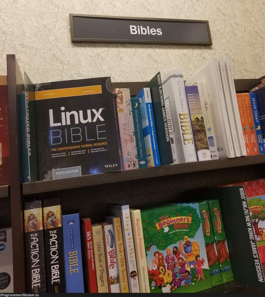 Encouraging people to use Linux... | linux-memes, ux-memes | ProgrammerHumor.io