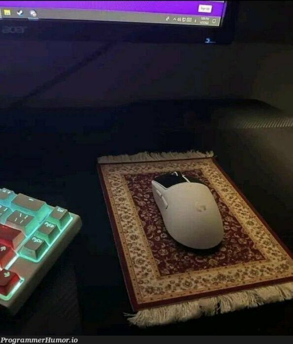 Middle Eastern programmer setup: Halal mousepad edition | programmer-memes, program-memes | ProgrammerHumor.io