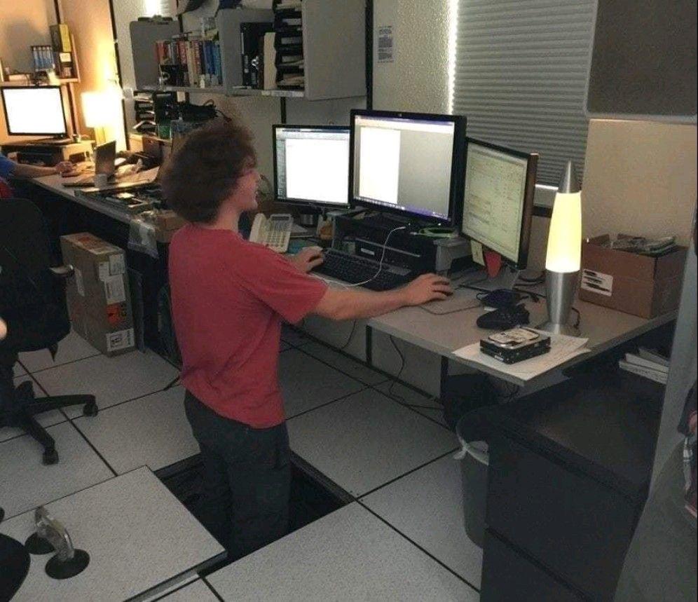 Who says you need a standing desk! | image-memes | ProgrammerHumor.io