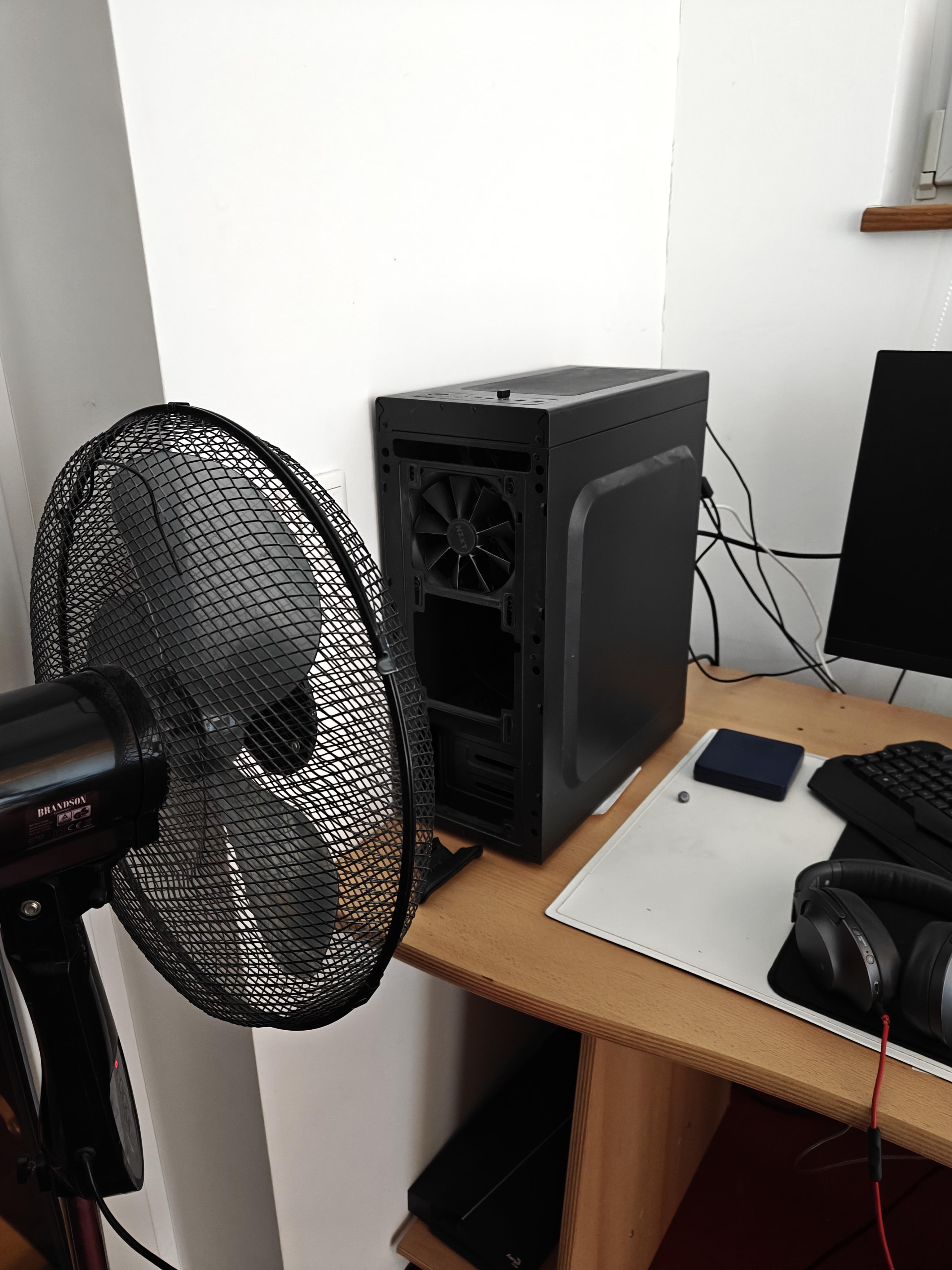 Found This Advanced Cooling Setup At My Friends House