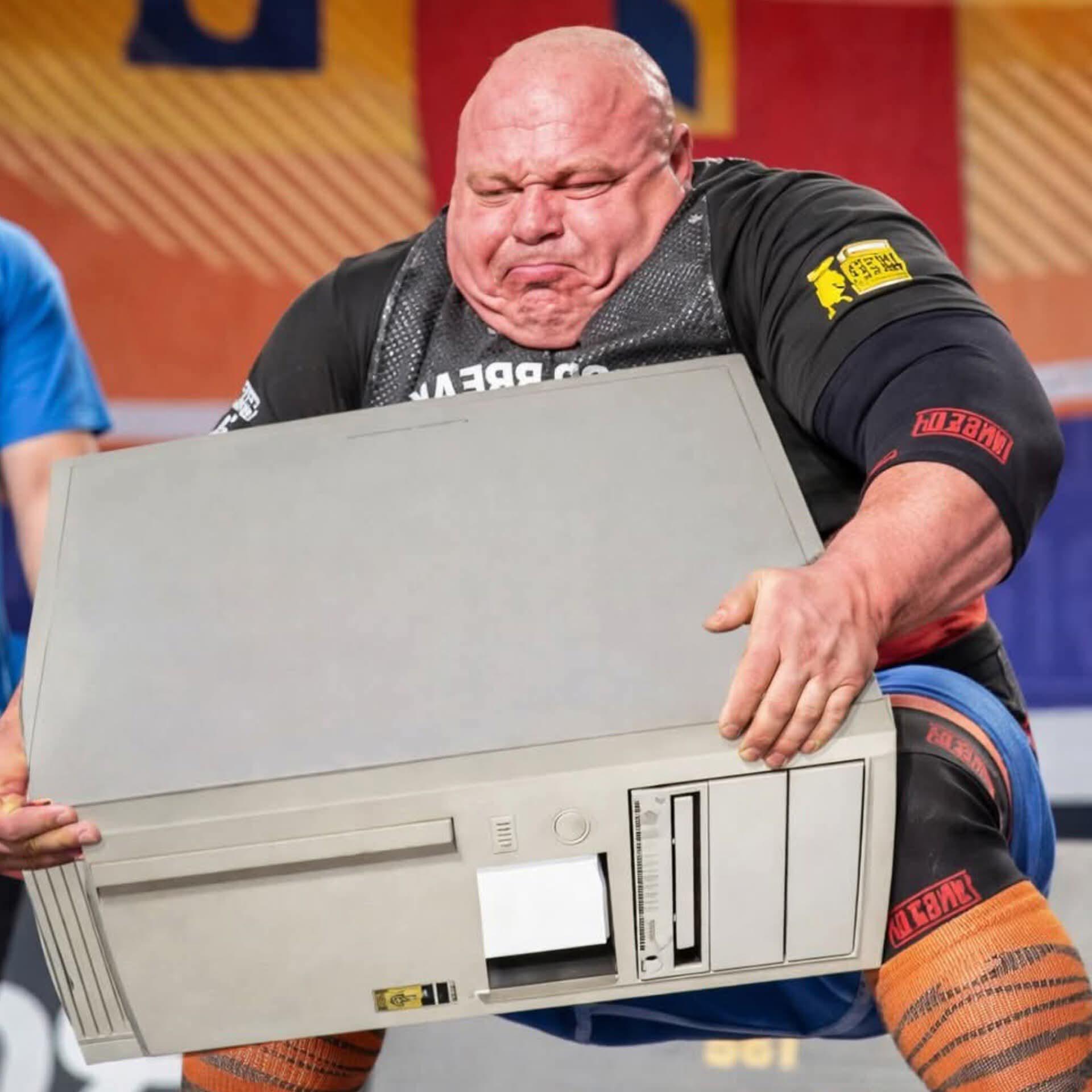 2005: Me And My 35 Kg Case Heading To The Shop Because I Deleted System 32