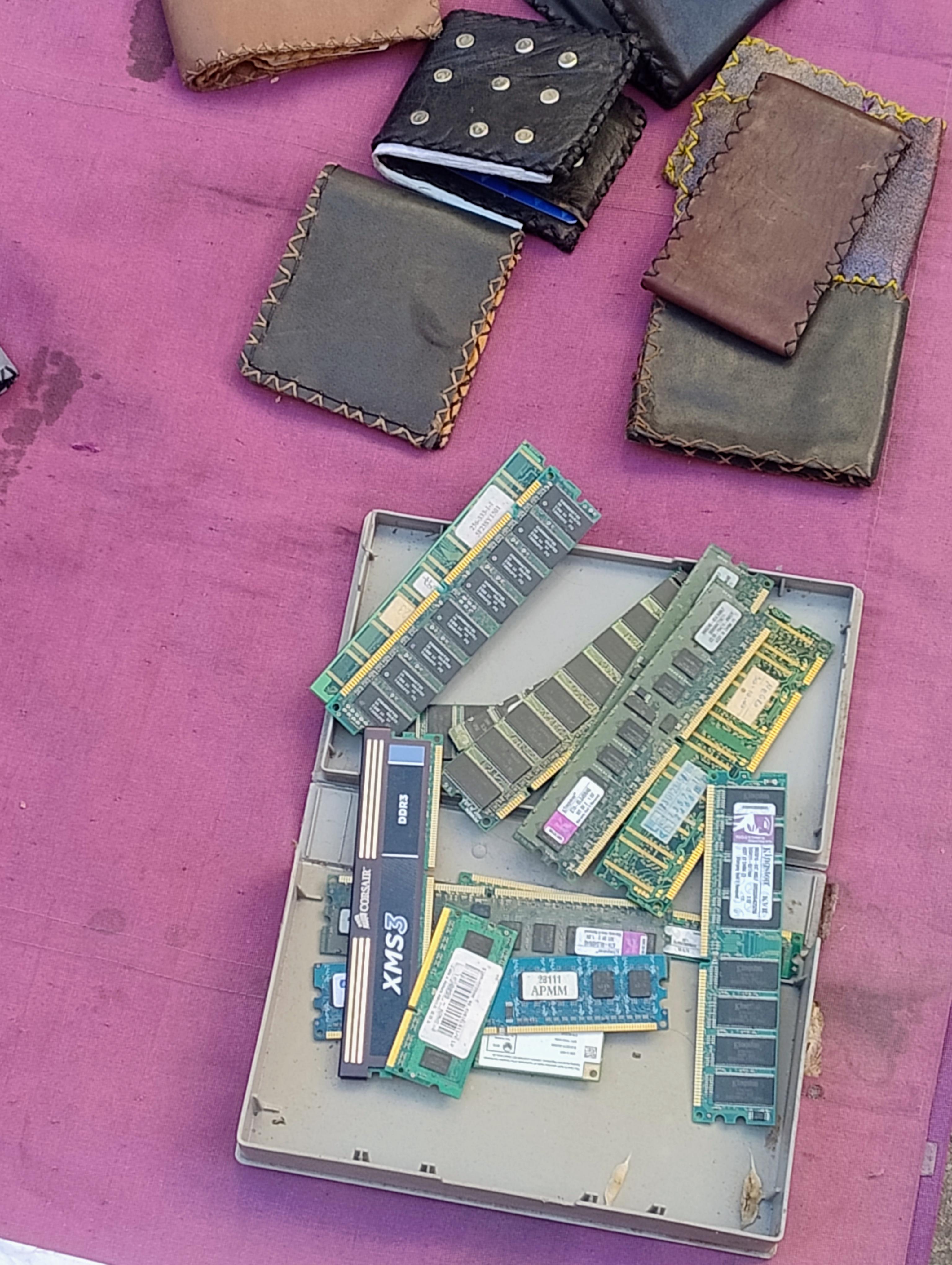 We Are So Rich In Argentina That Even Street Vendors Have Ram
